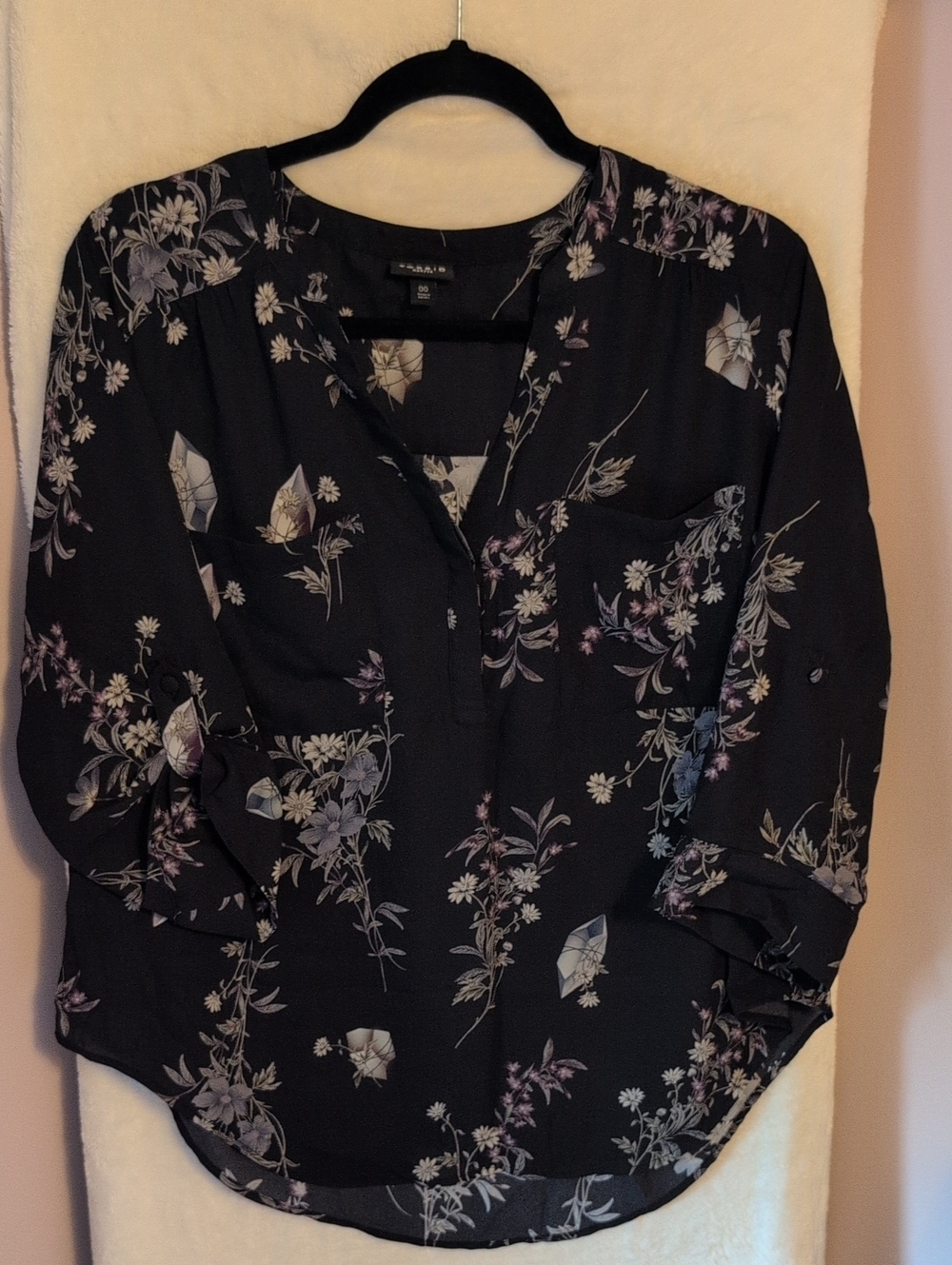 torrid Black Floral V-Neck Roll-Sleeve Blouse